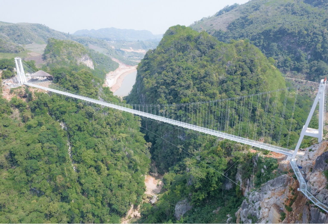 Tour Mộc Châu – Cầu kính Bạch Long 2 Ngày 1 Đêm | Săn mây Tây Bắc – Check-in sống ảo đỉnh cao